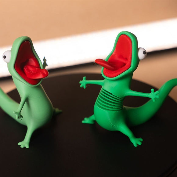 3D Printed Articulated Spring Lizard Tom Figurine Funny Poseable Desk Toy for Stress Relief and Playful Office Decor (Spring Style)