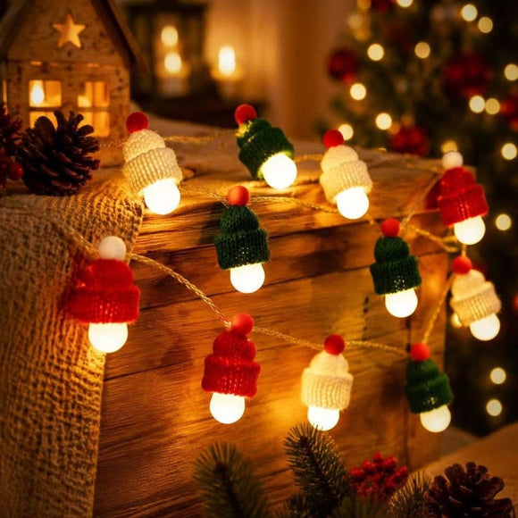 Christmas Knitted Hat String Lights (1.5M)- Warm White LED Fairy Lights with Red, Green and White Mini Hat Covers, Battery Powered Festive Decor for Tree, Mantel and Windows