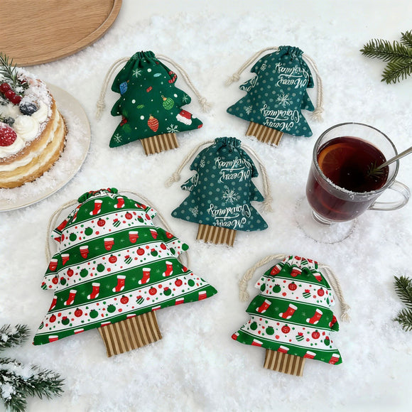 3 Piece Christmas Tree Drawstring Gift Bag Set - 11.5 x 13.5 cm Printed Fabric Pouches with Hanging Cords for Small Gifts, Treats and Festive Decorations